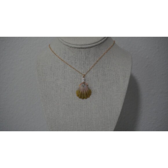 Moonrise Sunrise Shell Necklace - Picture 4 of 7